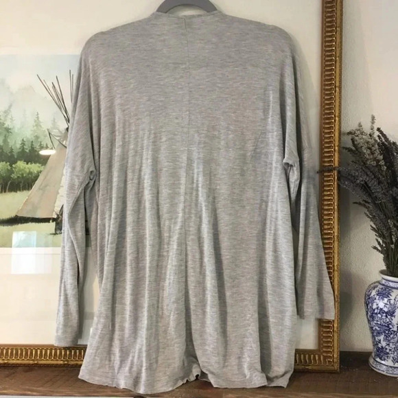 CAbi Gray Long Sleeve Drape Cross Over Taylor Top - Picture 5 of 9
